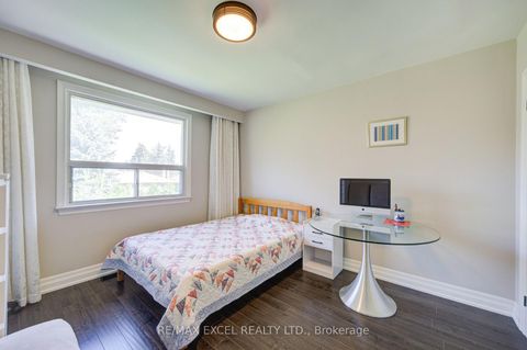 Photo 26 at 6 Averill Crescent, Newtonbrook East, Toronto