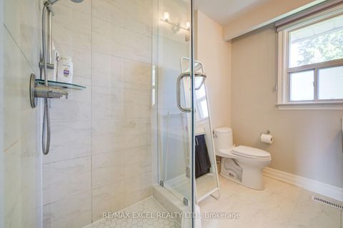 Photo 27 at 6 Averill Crescent, Newtonbrook East, Toronto