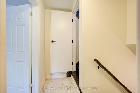 Photo 29 at 6 Averill Crescent, Newtonbrook East, Toronto