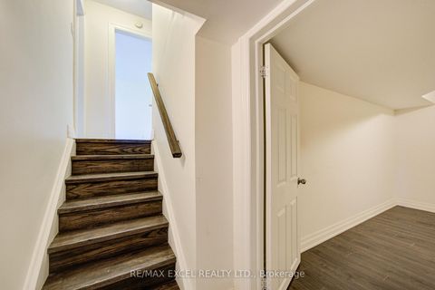 Photo 32 at 6 Averill Crescent, Newtonbrook East, Toronto