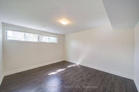 Photo 36 at 6 Averill Crescent, Newtonbrook East, Toronto