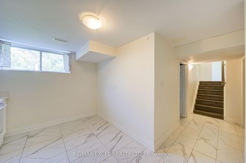 Photo 40 at 6 Averill Crescent, Newtonbrook East, Toronto