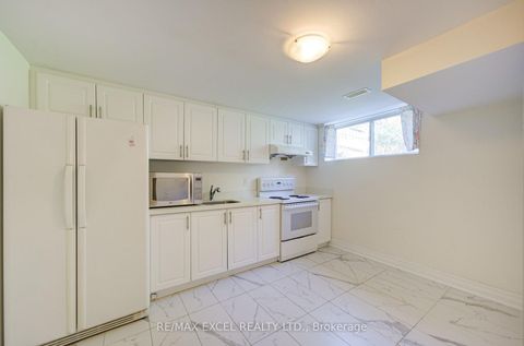 Photo 41 at 6 Averill Crescent, Newtonbrook East, Toronto