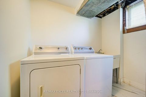 Photo 43 at 6 Averill Crescent, Newtonbrook East, Toronto