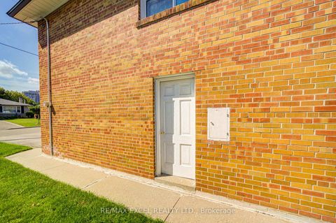 Photo 44 at 6 Averill Crescent, Newtonbrook East, Toronto