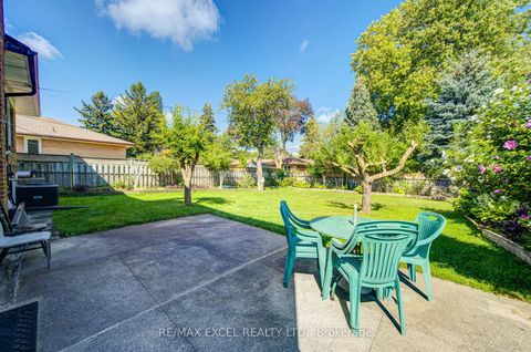 Photo 46 at 6 Averill Crescent, Newtonbrook East, Toronto
