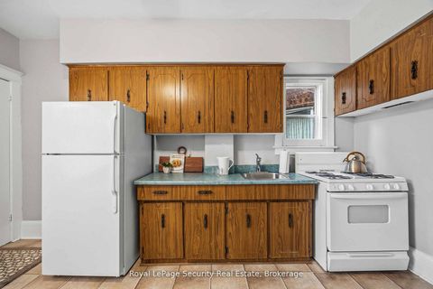 Photo 6 at 667 Ossington Avenue, Little Italy, Toronto