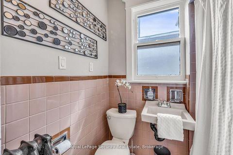 Photo 25 at 667 Ossington Avenue, Little Italy, Toronto