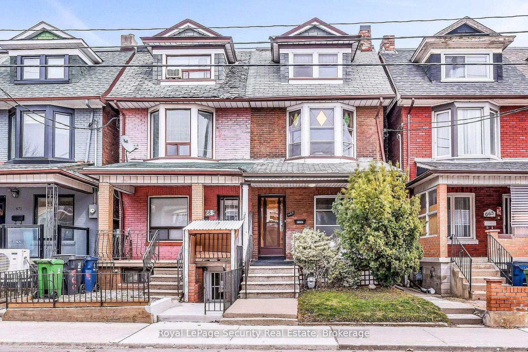 667 Ossington Avenue, Little Italy, Toronto 