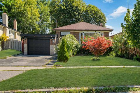 Photo 1 at 17 Barlow Road, Woburn, Toronto