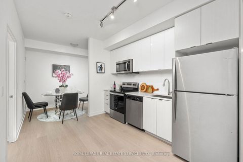 Photo 6 at 608 - 859 The Queensway, Queensway, Toronto