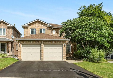 Photo 2 at 1 Brown Wood Drive, Little Lake, Barrie