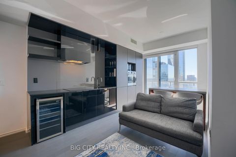 Photo 2 at 4014 - 70 Temperance Street, Bay Street Corridor, Toronto