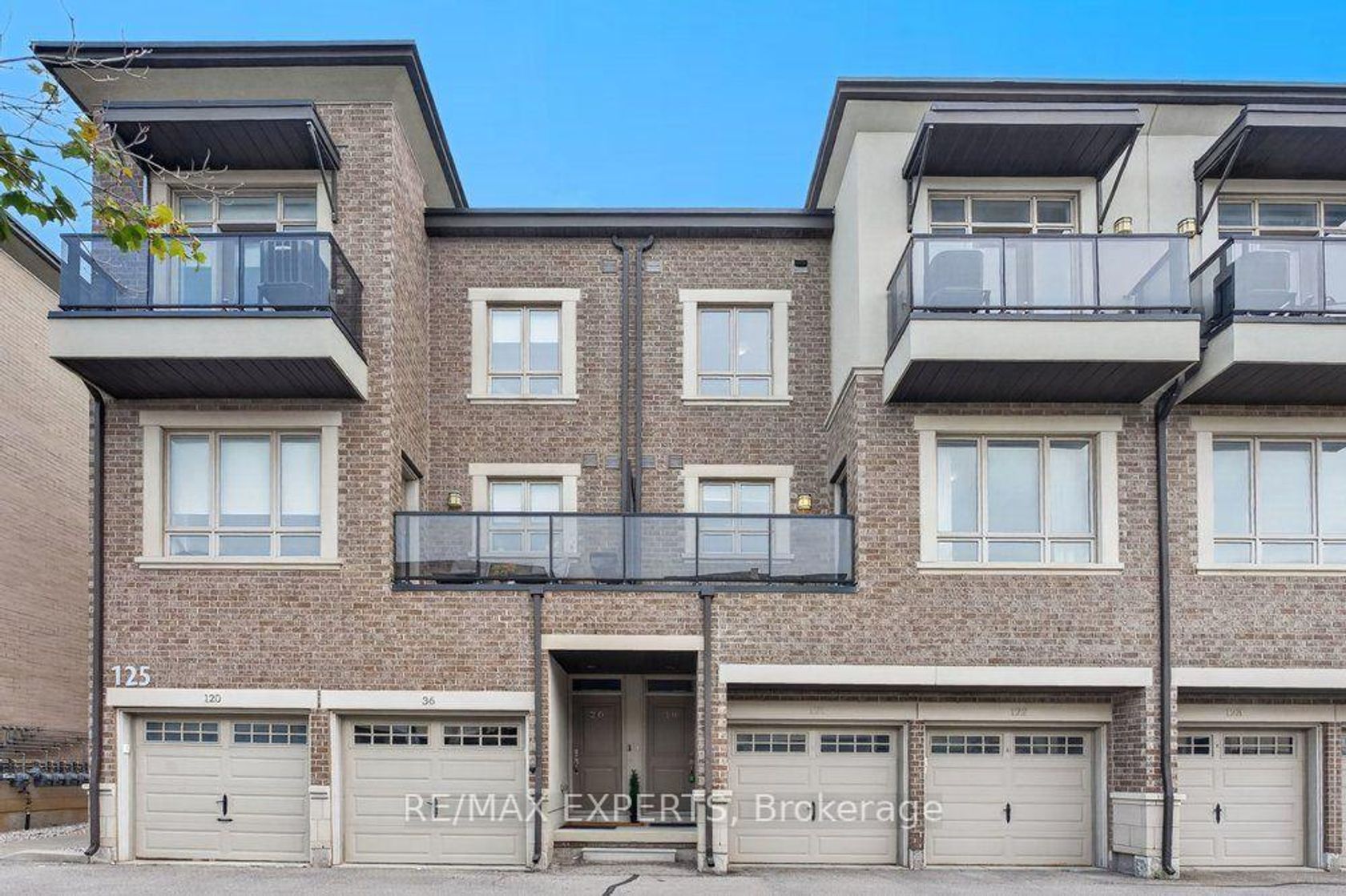 19 - 125 Kayla Crescent, Maple, Vaughan photo number 2