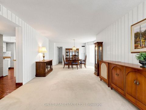 Photo 10 at 203 - 10 Kenneth Avenue, Willowdale East, Toronto