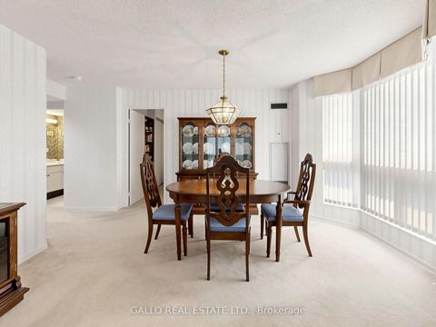 Photo 13 at 203 - 10 Kenneth Avenue, Willowdale East, Toronto