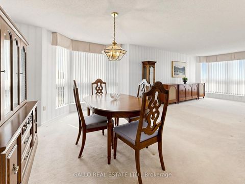 Photo 15 at 203 - 10 Kenneth Avenue, Willowdale East, Toronto