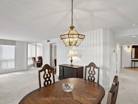 Photo 16 at 203 - 10 Kenneth Avenue, Willowdale East, Toronto