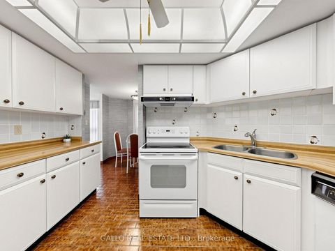 Photo 18 at 203 - 10 Kenneth Avenue, Willowdale East, Toronto