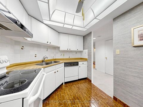 Photo 20 at 203 - 10 Kenneth Avenue, Willowdale East, Toronto