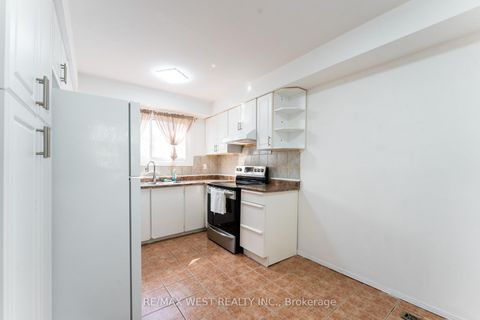 Photo 9 at 37 - 69 Maple Branch Path, The Westway, Toronto