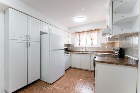 Photo 10 at 37 - 69 Maple Branch Path, The Westway, Toronto