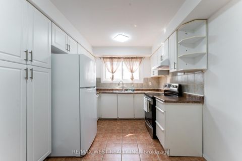 Photo 11 at 37 - 69 Maple Branch Path, The Westway, Toronto