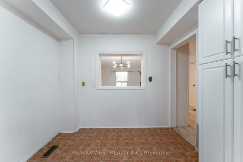 Photo 12 at 37 - 69 Maple Branch Path, The Westway, Toronto