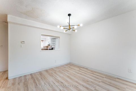 Photo 15 at 37 - 69 Maple Branch Path, The Westway, Toronto