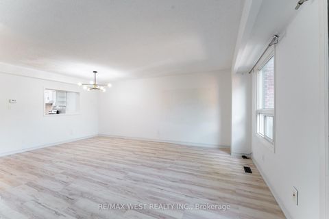 Photo 23 at 37 - 69 Maple Branch Path, The Westway, Toronto