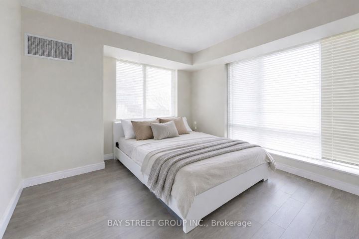 Photo 7 at TH07 - 25 Singer Court, Bayview Village, Toronto