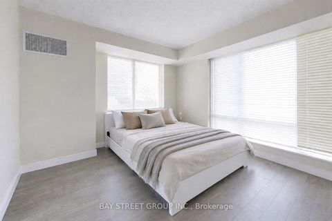 Photo 7 at TH07 - 25 Singer Court, Bayview Village, Toronto
