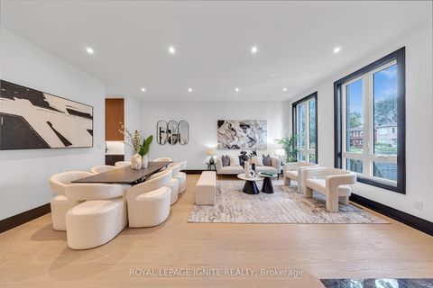 Photo 3 at 15 Deblyn Drive E, L'Amoreaux, Toronto