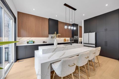 Photo 12 at 15 Deblyn Drive E, L'Amoreaux, Toronto