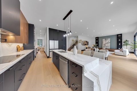 Photo 13 at 15 Deblyn Drive E, L'Amoreaux, Toronto