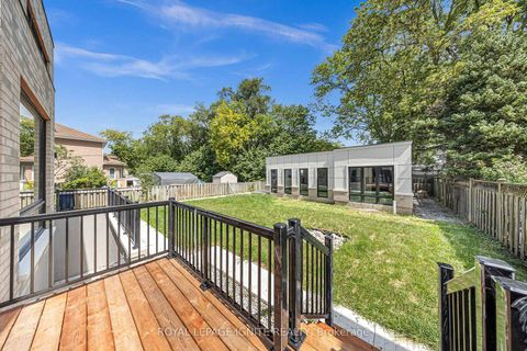 Photo 16 at 15 Deblyn Drive E, L'Amoreaux, Toronto