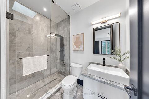 Photo 23 at 15 Deblyn Drive E, L'Amoreaux, Toronto