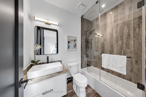 Photo 25 at 15 Deblyn Drive E, L'Amoreaux, Toronto