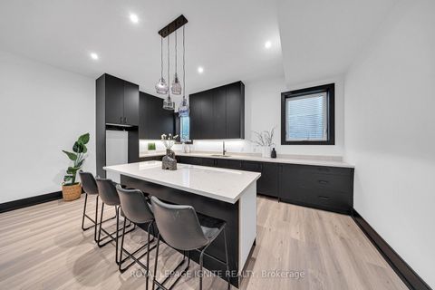 Photo 34 at 15 Deblyn Drive E, L'Amoreaux, Toronto