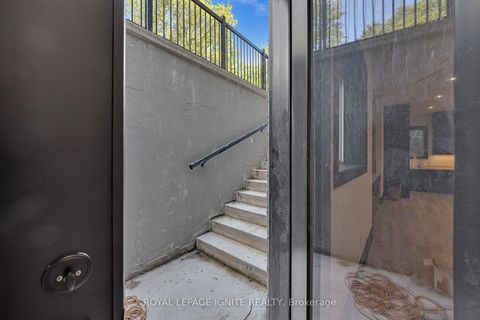 Photo 36 at 15 Deblyn Drive E, L'Amoreaux, Toronto