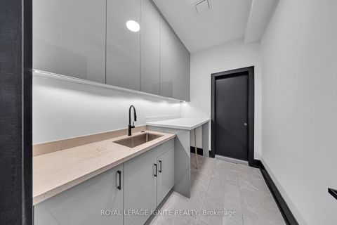 Photo 39 at 15 Deblyn Drive E, L'Amoreaux, Toronto