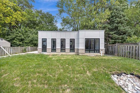 Photo 43 at 15 Deblyn Drive E, L'Amoreaux, Toronto