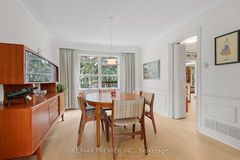 Photo 4 at 19 Temagami Court, Newtonbrook East, Toronto