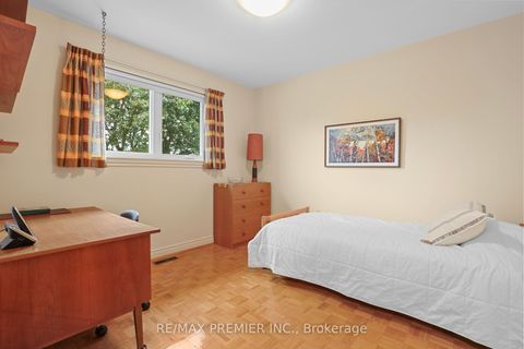 Photo 15 at 19 Temagami Court, Newtonbrook East, Toronto