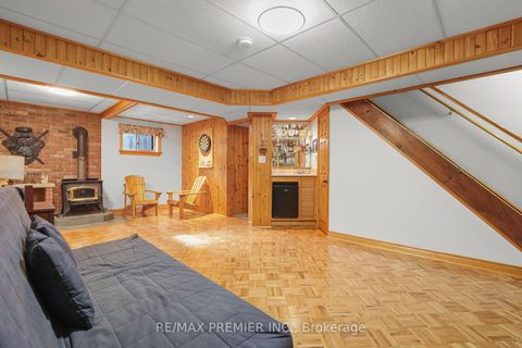 Photo 18 at 19 Temagami Court, Newtonbrook East, Toronto