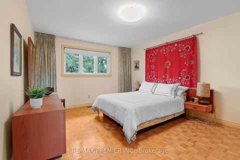 Photo 19 at 19 Temagami Court, Newtonbrook East, Toronto