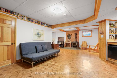 Photo 24 at 19 Temagami Court, Newtonbrook East, Toronto