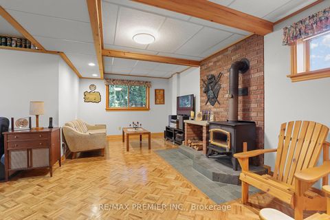 Photo 26 at 19 Temagami Court, Newtonbrook East, Toronto