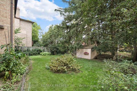 Photo 30 at 19 Temagami Court, Newtonbrook East, Toronto