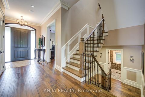 Photo 2 at 452 Fernleigh Circle S, Crosby, Richmond Hill